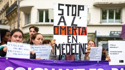 La moitié des femmes médecins disent avoir été victimes de violences sexistes ou sexuelles infligées par un autre médecin, selon un rapport