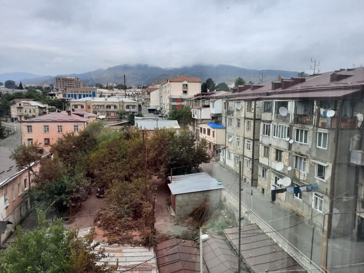 Les rues désertes de Stepenakert, la capitale du Haut-Karabagh arménien, le 1er octobre 2020.&nbsp; (CLAUDE BRUILLOT / RADIOFRANCE)