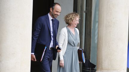 Le Premier ministre Edouard Philippe et la ministre du Travail Muriel Pénicaud, à la sortie de l'Elysée, le 30 août 2017, à Paris.&nbsp; (MAXPPP)