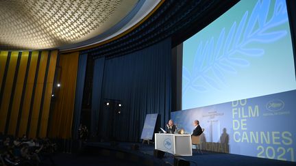 Le directeur et le président du Festival de Cannes, Thierry Fremaux et Pierre Lescure, le 3 juin lors de la présentation de la sélection officielle 2021. (PASCAL LE SEGRETAIN / GETTY IMAGES EUROPE)