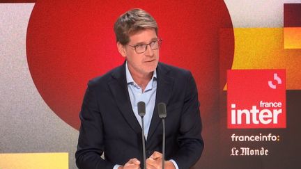 Pascal Canfin,&nbsp;président de la commission environnement du Parlement européen, était l'invité de Questions Politiques sur France Inter et franceinfo, le 25 septembre 2022.&nbsp; (FRANCEINTER / RADIOFRANCE)