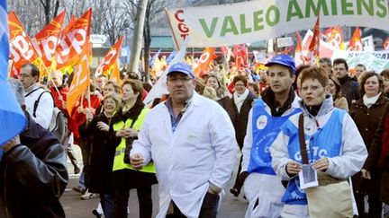 Manifestation de salariés de Valeo le 6 mars 2009 à Paris, contre un projet de restructuration de l'entreprise (AFP / Stéphane de Sakutin)