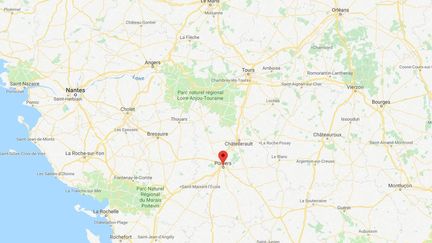 Un "gilet jaune" a été condamné, le 17 décembre 2018,&nbsp;à six mois de prison ferme pour avoir vandalisé une voiture de police à Poitiers (Vienne). (GOOGLE MAPS)