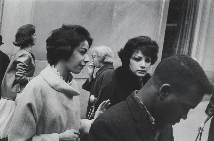 Garry Winogrand, New York vers 1960, The Garry Winogrand Archive, Center for Creative Photography, Université d'Arizona
 (The Estate of Garry Winogrand, courtesy Fraenkel Gallery, San Francisco)