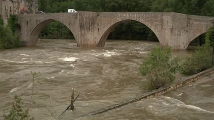 Des intempéries ont durement frappé plusieurs départements. Le 19/20 retourne dans un village de Lozère, Sainte-Énimie, où la saison touristique est compromise. Une double catastrophe pour les habitants. (FRANCE 3)