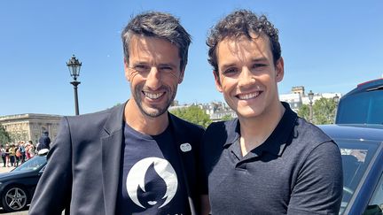 Tony Estanguet, le président du Comité d'organisation des Jeux olympiques et paralympiques de Paris 2024, a embarqué à bord du taxi de Théo Curin, dans l'émission "Aux Jeux Citoyens !" sur France 3. (FRANCE 3)