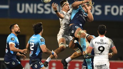 Le jeune deuxième ligne toulousain Florian Verhaeghe dans les airs