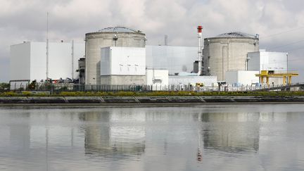 La centrale nucléaire de Fessenheim (Haut-Rhin) devrait fermer fin 2018 ou courant 2019. (RONALD WITTEK / EPA)