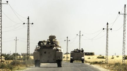 L'arm&eacute;e &eacute;gyptienne renforce ses positions contre les islamistes dans le district d'Al-Jura (Egypte), le 21 mai 2013. (REUTERS )