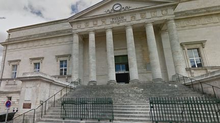 Entrée principale du tribunal d'Angoulême (Google Street View)