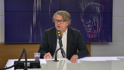 Gilbert Collard, député FN du Gard, était l'invité de franceinfo. (RADIO FRANCE / JEAN-CHRISTOPHE BOURDILLAT)