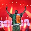 Le rappeur Booba au festival des musiques urbaines d'Anoumabo à Abidjan (Côte d'Ivoire), le 30 avril 2023. (ISSOUF SANOGO / AFP)