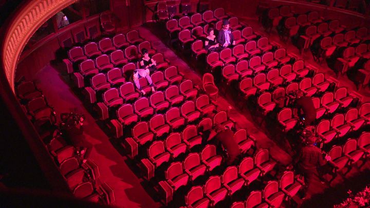 La Belle Hélène revisitée pour une soirée de Gala dans une salle vide (France Télévisions / France 3 Ile-de-France)