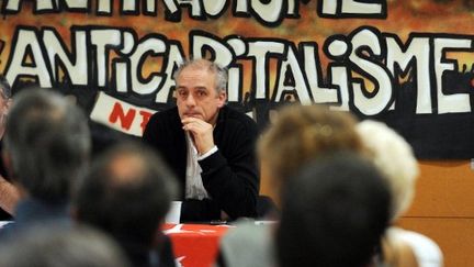 Philippe Poutou, candidat du NPA, à Tours le 27 mars 2012. (ALAIN JOCARD / AFP)