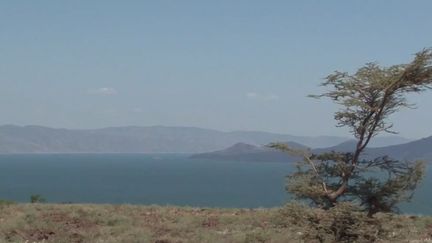 Les collines au bord du lac Turkana, vierges de toute empreinte humaine, où seront implantées les éoliennes. (AFP)