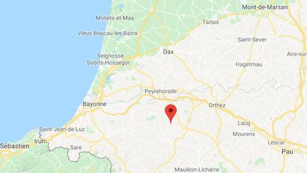 Un arbre tombé sur la voiture d'un homme à Ilharre, dans le Pays-Basque. (GOOGLE MAPS)