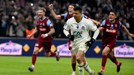 Le Marseillais Alexis Sanchez a manqué son pénalty face à Annecy lors du quart de finale de la Coupe de France, au Vélodrome, le 1er mars 2023. (NICOLAS TUCAT / AFP)