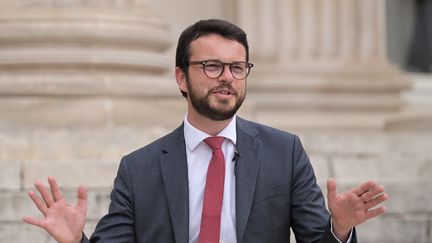 Arthur Delaporte, secrétaire national du Parti socialiste et député du Calvados, le 8 juillet, devant l'Assemblée nationale. (BERTRAND GUAY / AFP)