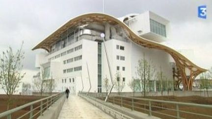 Voyage au coeur du Centre Pompidou-Metz
 (Culturebox)