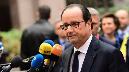 François Hollande à son arrivée au sommet des dirigeants de l'Union européenne, le 20 octobre 2016 à Bruxelles (Belgique). (EMMANUEL DUNAND / AFP)