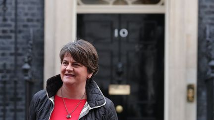 La Première ministre d'Irlande du Nord Arlene Foster devant le 10 Downing Street à Londres, le 21 novembre 2017. (DANIEL LEAL-OLIVAS / AFP)