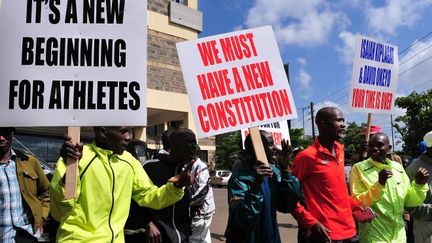 Manifestation devant la Fédération kényane d'athlétisme à Nairobi