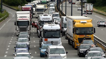 Un embouteillage sur l'autoroute A36 entre Montbéliard et Dambenois le 21 juin 2019. (LIONEL VADAM / MAXPPP)