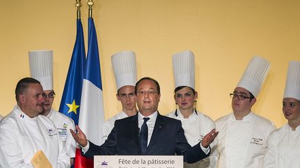 Le pr&eacute;sident fran&ccedil;ais Fran&ccedil;ois Hollande s'exprime &agrave; l'h&ocirc;tel Marigny &agrave; Paris &agrave; l'occasion de la f&ecirc;te de la p&acirc;tisserie, le 30 septembre 2013. (REUTERS)