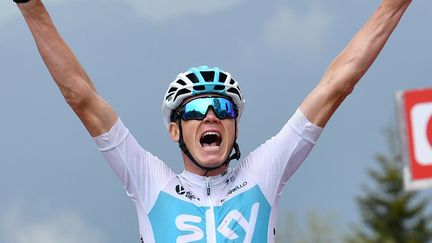 Chris Froome s'est emparé du maillot rose de leader (DANIEL DAL ZENNARO / ANSA)