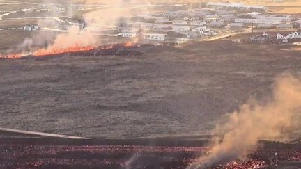 L’inquiétude grandit après l’éruption volcanique dans le sud-ouest de l’Islande. Plusieurs maisons ont déjà été brûlées et un village de pêcheurs a dû être évacué. (France 2)