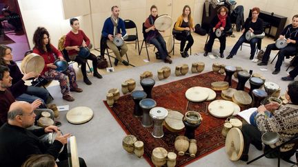 Les participants aux ateliers de pratique musicale de la Philharmonie de Paris joueront un concert le dimanche 12 juin à 14h.
 (  Pratique musicale © P. Célarié  )