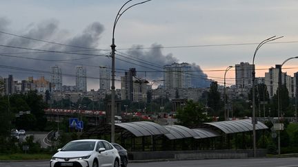 La ville de Kiev (Ukraine) a été de nouveau bombardée le 5 juin. (SERGEI SUPINSKY / AFP)