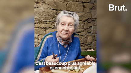 Ancienne animatrice en Ehpad, Laura Evrard a souhaité devenir famille d’accueil pour personnes âgées. Elle s’occupe chez elle de François, Betty et Yvette. Brut les a rencontrés.