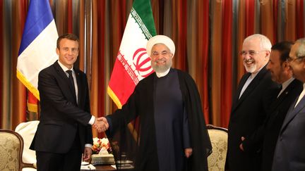 Rencontre entre Emmanuel Macron et le président iranien Hassan Rohani, en marge de l'Assemblée générale de l'ONU, le 18 septembre 2017. (LUDOVIC MARIN / AFP)