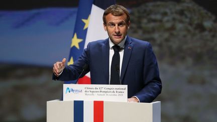 Le Président de la République, Emmanuel Macron, au Congrès national des sapeurs-pompiers de France, le 16 octobre 2021.&nbsp; (PASCAL POCHARD-CASABIANCA / AFP)