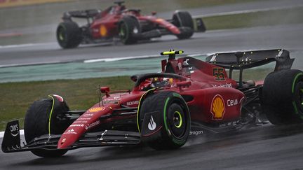 Carlos Sainz sur la piste de Silverstone (Royaume-Uni), le 2 juillet 2022. (BEN STANSALL / AFP)