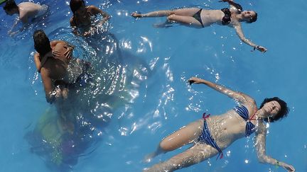 Trencin&nbsp;(Slovaquie), 30 &deg;C, le 7 juillet 2012. Au festival Pohoda. (RADOVAN STOKLASA / REUTERS)