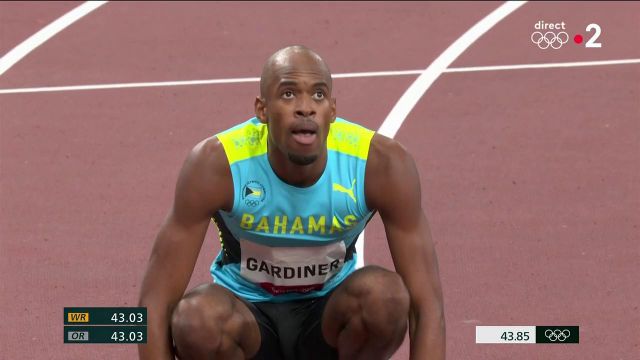 L'athlète bahaméen a remporté la finale du 400 m en 43,85 secondes.