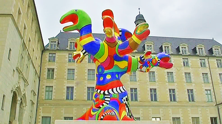 "L'arbre-serpents" de Niki de Saint Phalle est à nouveau visible dans la cour du musée des Beaux-Arts d'Angers
 (France 3 / Culturebox)