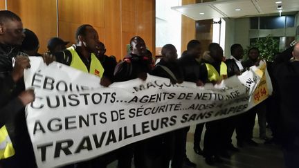 La CGT du Val-de-Marne occupe depuis 6h le centre administratif et de sécurité du marché d'intérêt national de Rungis, le 16 mars 2017. (Mathilde Lemaire / Radio France)