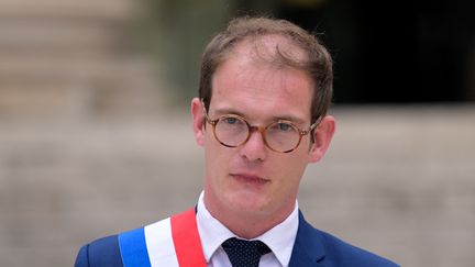 Pierre Cazeneuve, député Renaissance des Hauts-de-Seine, devant l'Assemblée nationale, le 1er juillet, à Paris. (BERTRAND GUAY / AFP)