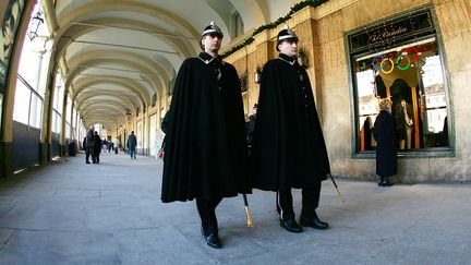 Un manuel de pr&eacute;paration au concours d'adjudant-mar&eacute;chal des carabiniers classait l'homosexualit&eacute; parmi les d&eacute;viances sexuelles. (DANIELE LA MONACA / REUTERS)