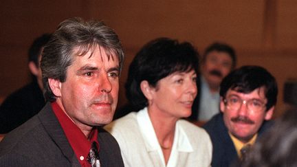 &nbsp; (© Maxppp Jean-Marie Chauvet, Elliette Brunel et Christian Hillaire, lors du procés de la grotte Chauvet le 10 mai 1999)