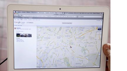 Un internaute utilise Google sur le navigateur Safari, de la marque Apple. (CLOSON DENIS / ISOPIX / SIPA)