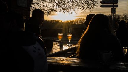 Une terrasse d'un bar, le 3 janvier 2022 à Toulouse (Haute-Garonne). (photo d'illustration) (FREDERIC SCHEIBER / HANS LUCAS)