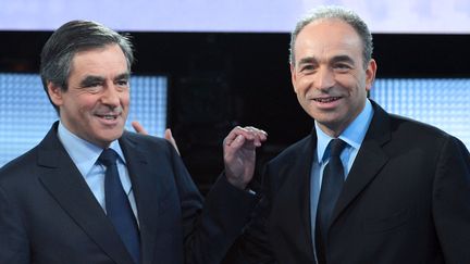 Fran&ccedil;ois Fillon (gauche) et Jean-Fran&ccedil;ois Cop&eacute;, le 25 octobre 2012. (MIGUEL MEDINA / AFP)