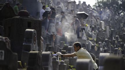 Un cimetière à Honk-Hong. (TENGKU BAHAR / AFP)