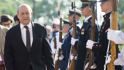 Le Drian à Washington pour déterminer comment "frapper Daech au cœur"