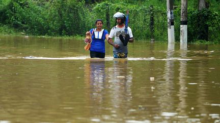 La ville de Pugoda sous les eaux, au Sri Lanka, lundi 16 mai 2016.&nbsp; (ISHARA S.KODIKARA / AFP)