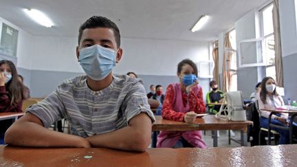 Des&nbsp;lycéens&nbsp;à Alger, le 4 novembre 2020. (- / AFP)